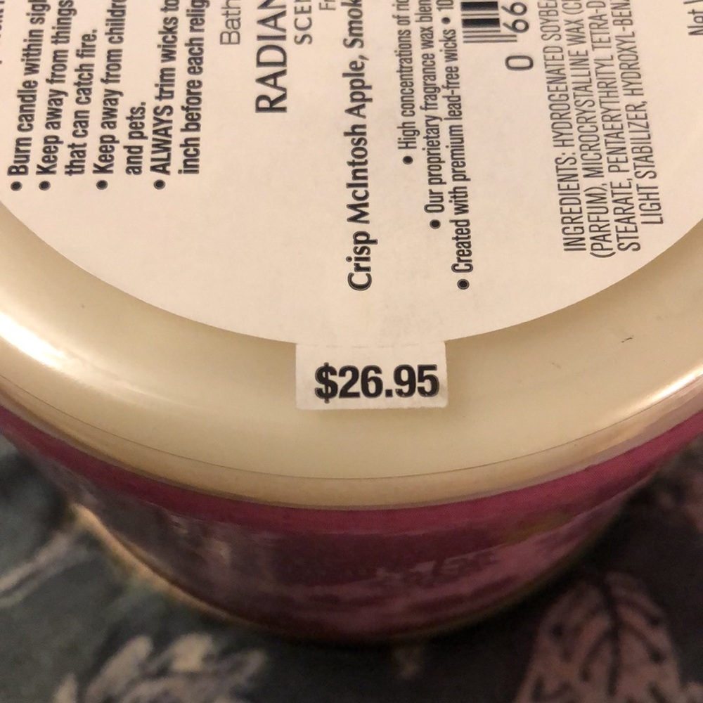 NWT Bath & Body Works Radiant Red Maple ๐ 3 Wick Candle - Picture 6 of 6